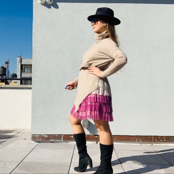 360Sweater Cashmere Hi-Lo Turtle Neck Tan Sweater - Picture 11 of 11